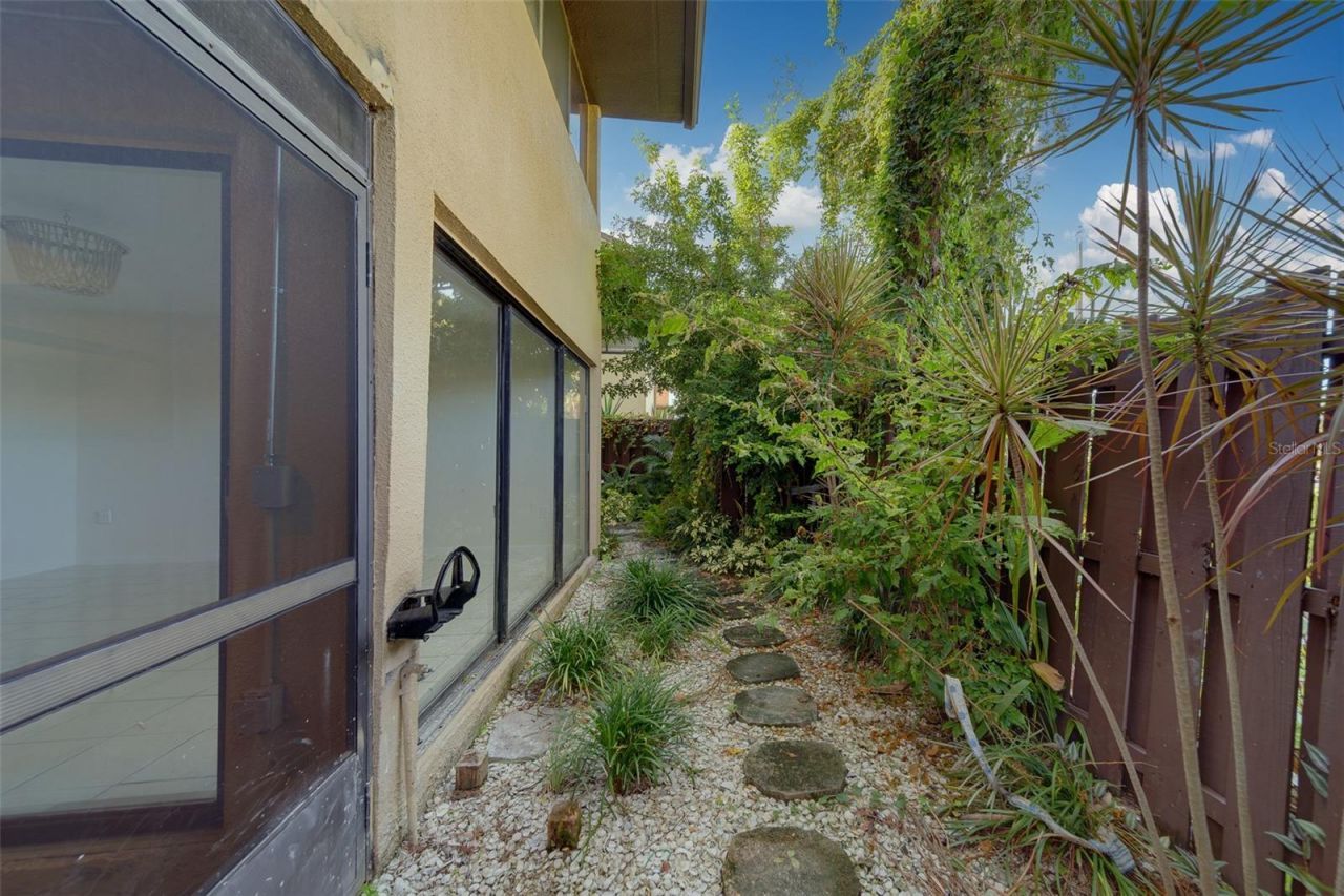 890 N Village Drive N, Unit 103, Saint Petersburg, FL 33716 Photo