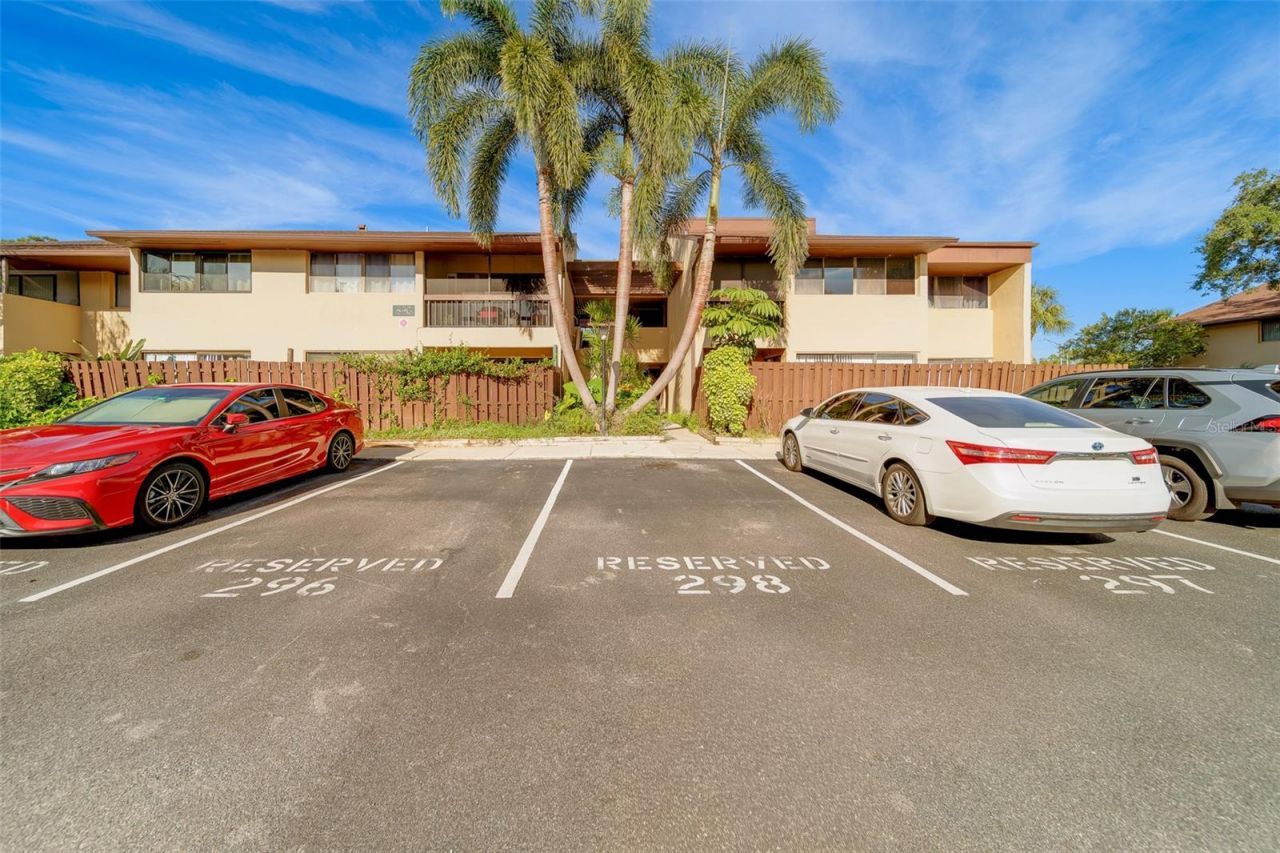 890 N Village Drive N, Unit 103, Saint Petersburg, FL 33716 Photo