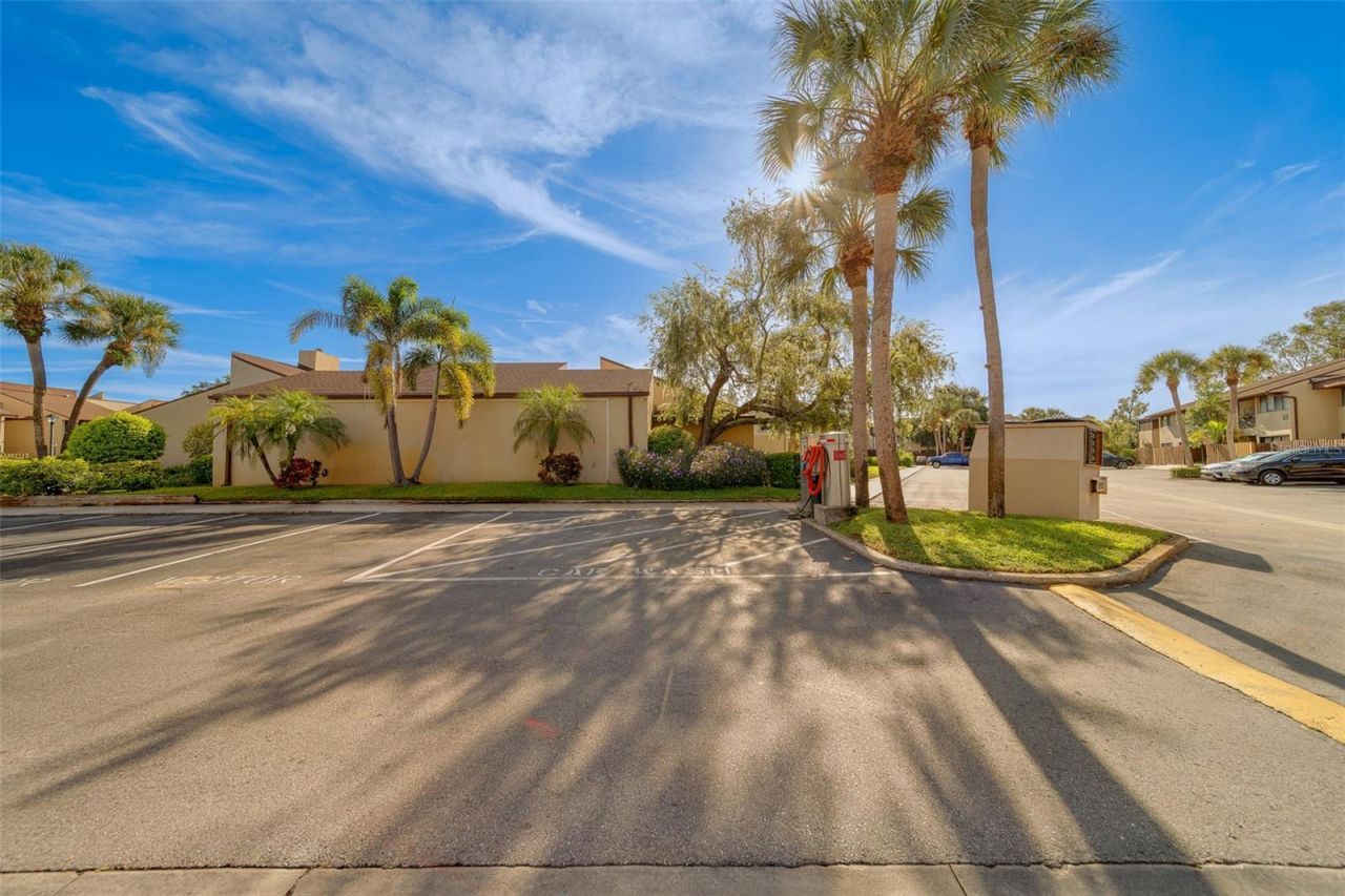 890 N Village Drive N, Unit 103, Saint Petersburg, FL 33716 Photo