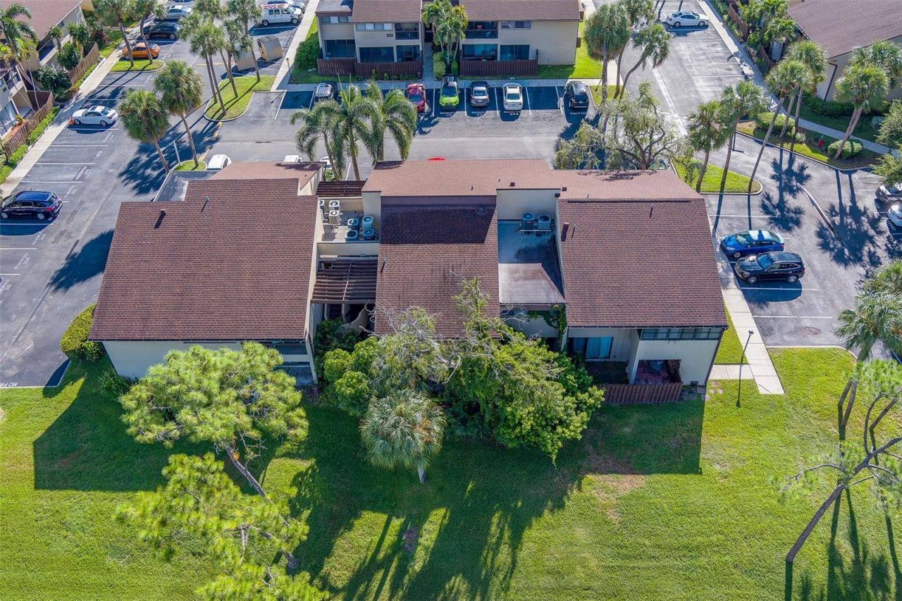 890 N Village Drive N, Unit 103, Saint Petersburg, FL 33716 Photo