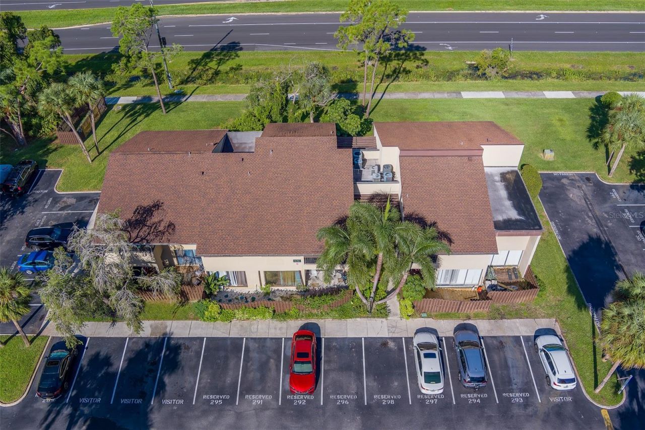 890 N Village Drive N, Unit 103, Saint Petersburg, FL 33716 Photo