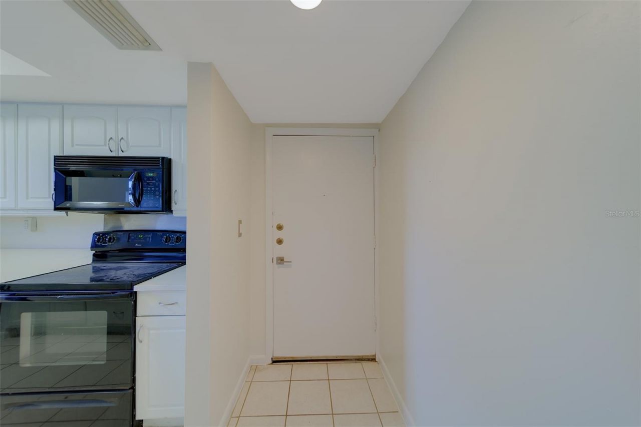 890 N Village Drive N, Unit 103, Saint Petersburg, FL 33716 Photo