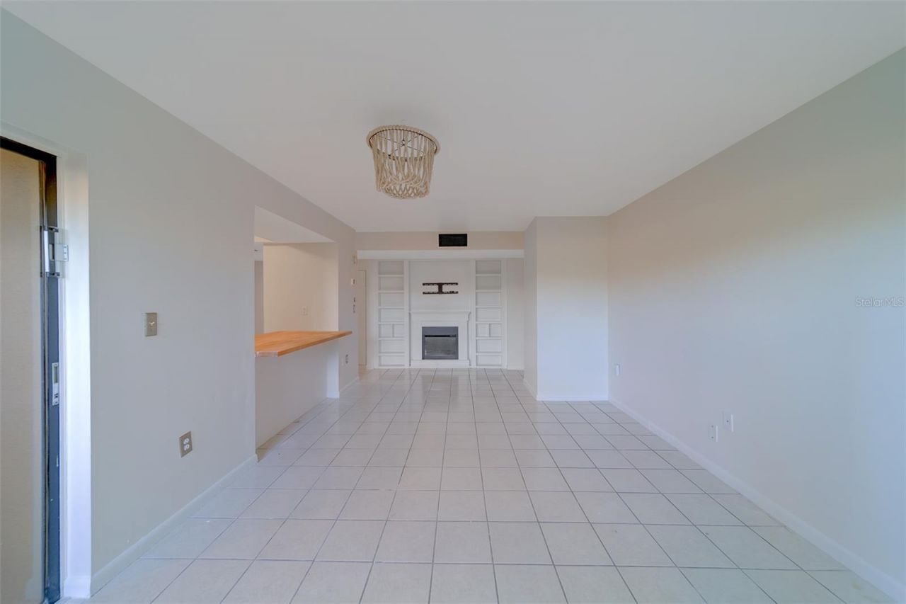 890 N Village Drive N, Unit 103, Saint Petersburg, FL 33716 Photo