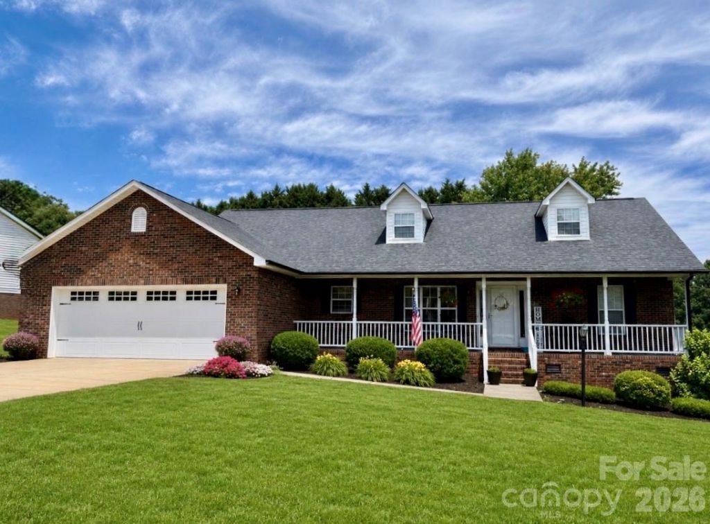 2524 Old Pond Drive, Lincolnton, NC 28092 Main Photo