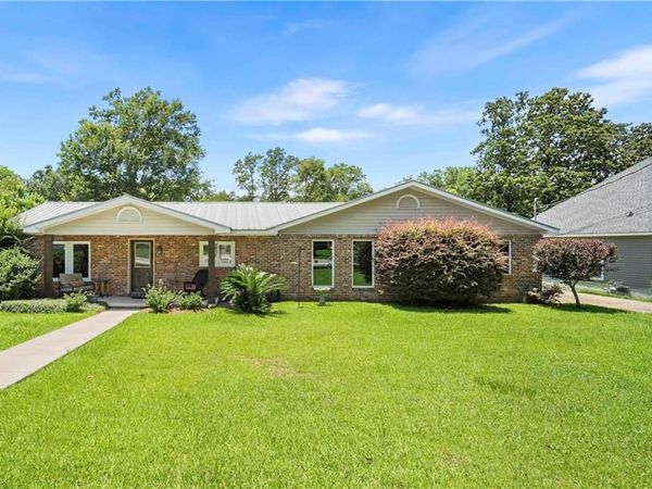 1615 5th Street, Daphne, AL 36526