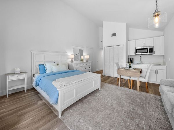 11863 Wimbledon Circle, Unit 504, Wellington, FL 33414