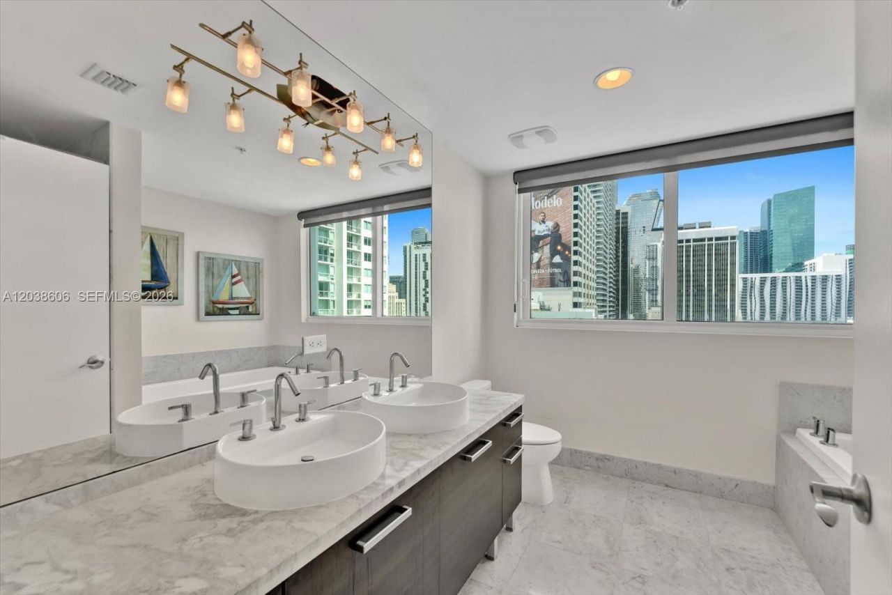 244 Biscayne Blvd , Unit 1803, Miami, FL 33132 Photo