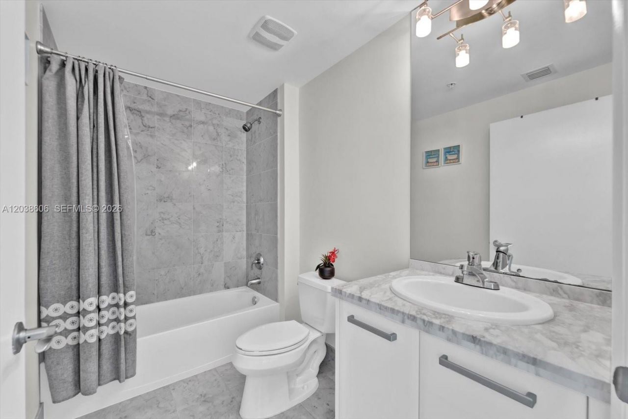 244 Biscayne Blvd , Unit 1803, Miami, FL 33132 Photo