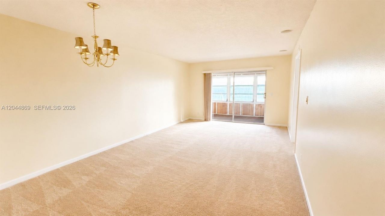 12900 SW 13th St , Unit 413E, Pembroke Pines, FL 33027 Photo