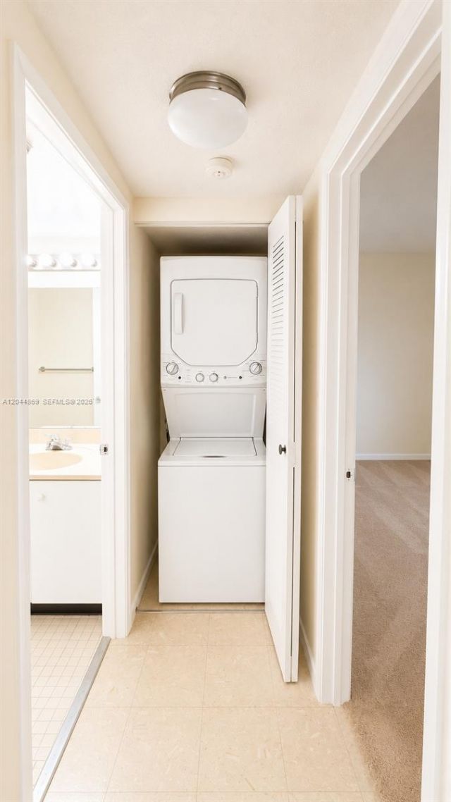 12900 SW 13th St , Unit 413E, Pembroke Pines, FL 33027 Photo