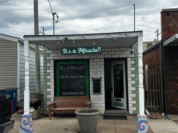 14 S Main Street , Trenton, IL 62293