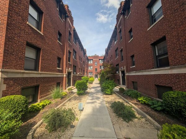 2645 N Spaulding Avenue , Unit 2E, Chicago, IL 60647