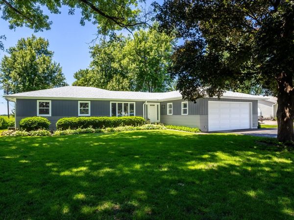 6205 W Kimberly Road , Davenport, IA 52806