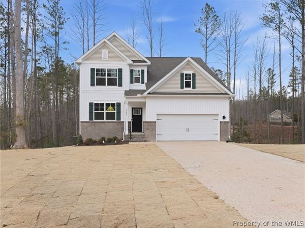 7784 Patriots Way E, Gloucester, VA 23061