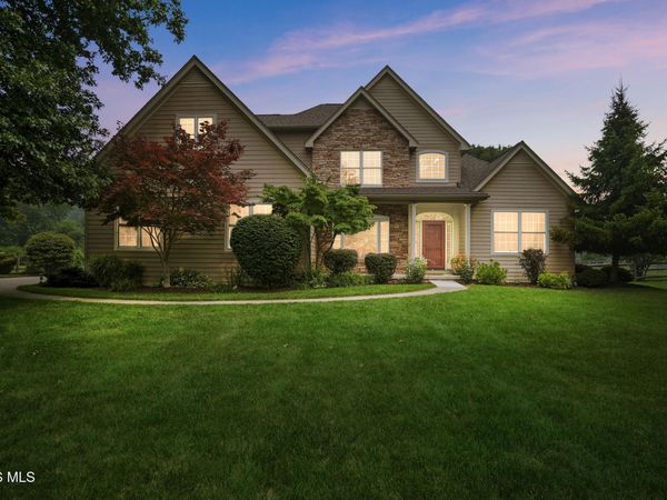 6960 Shadowcreek Drive, Maumee, OH 43537