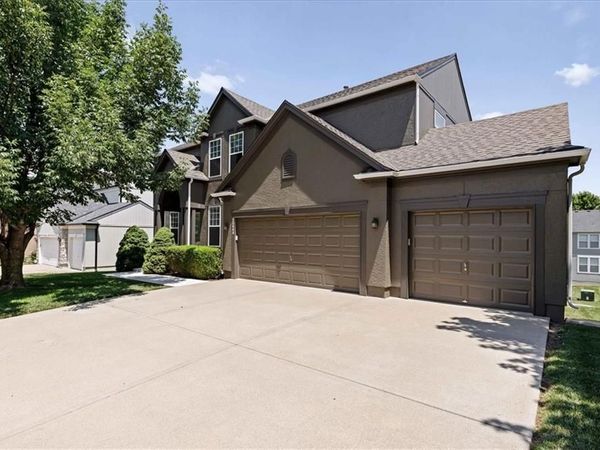 15609 Shawnee Drive, Overland Park, KS 66223