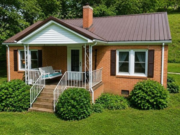 2039 Blackburn Road, Cornersville, TN 37047