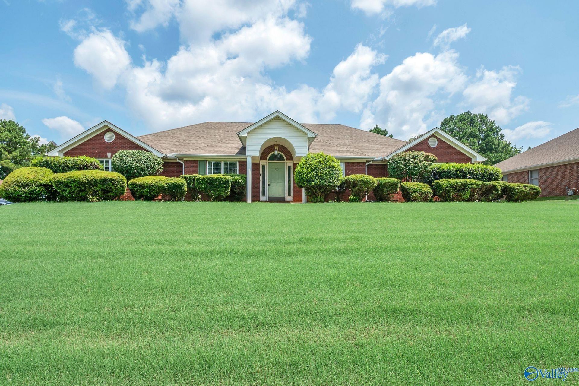 135 Foxridge Drive, Harvest, AL 35749 Main Photo