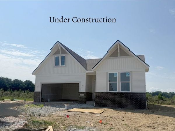 824 Colesbourne Circle, Green, OH 44685