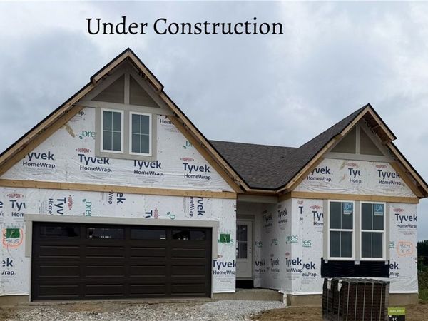 824 Colesbourne Circle, Green, OH 44685
