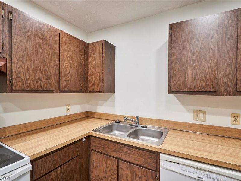939 Kirkwall Drive, Copley, OH 44321 Photo 17