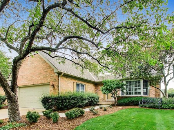 998 Plantain Court , Crystal Lake, IL 60014