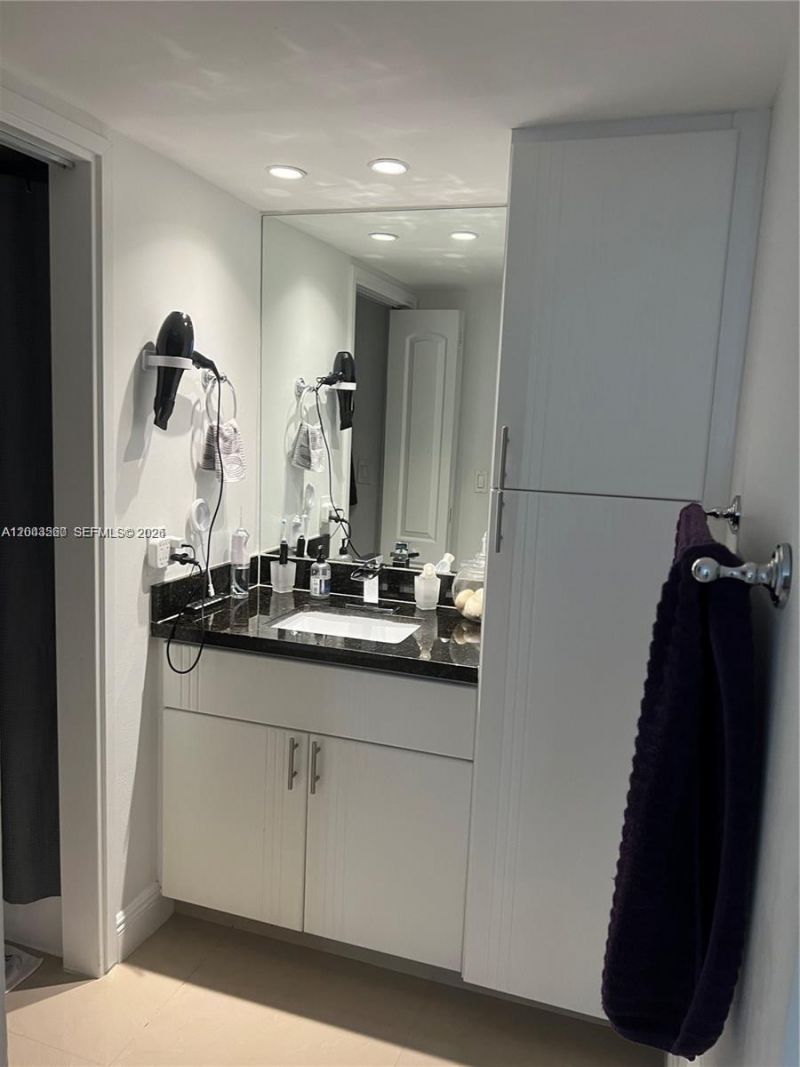 16909 N Bay Rd , Unit 508, Sunny Isles Beach, FL 33160 Photo