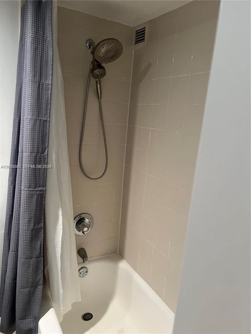 16909 N Bay Rd , Unit 508, Sunny Isles Beach, FL 33160 Photo