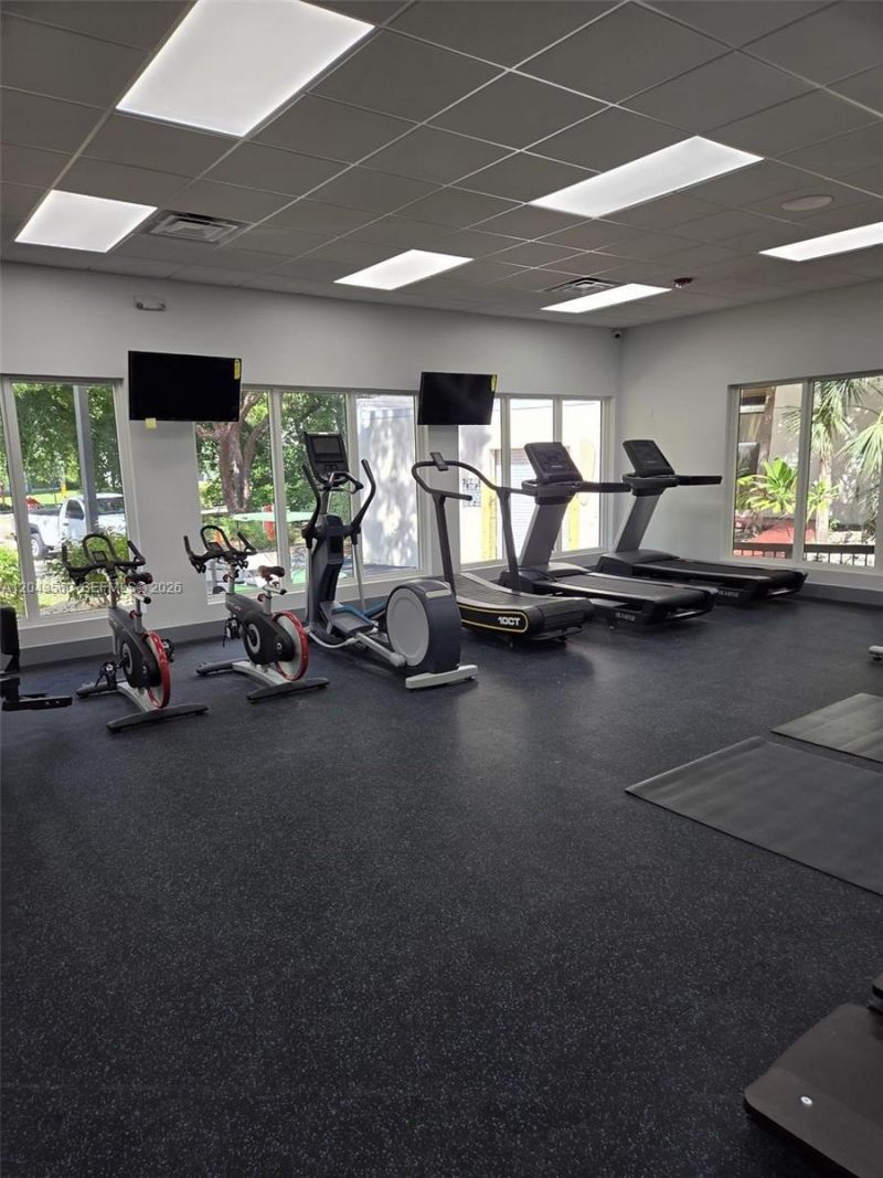 16909 N Bay Rd , Unit 508, Sunny Isles Beach, FL 33160 Photo
