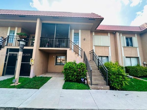 197 Lakeview Dr, Unit 105, Weston, FL 33326