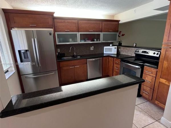 197 Lakeview Dr , Unit 105, Weston, FL 33326