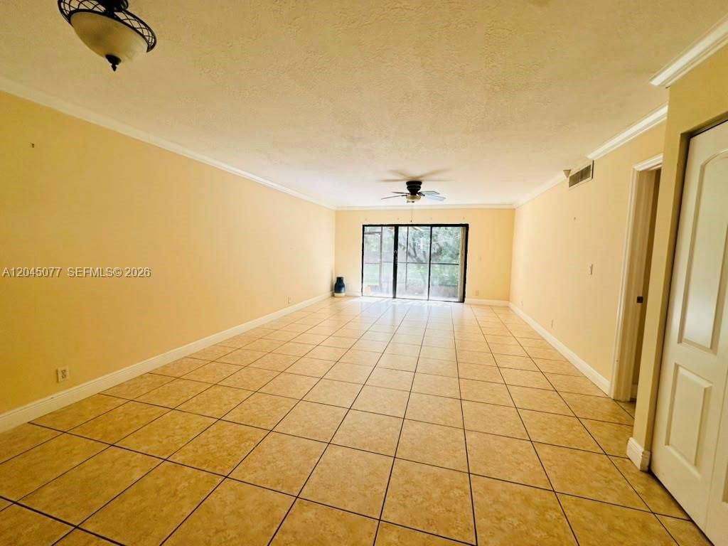 197 Lakeview Dr , Unit 105, Weston, FL 33326 Photo