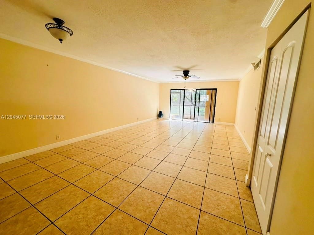197 Lakeview Dr , Unit 105, Weston, FL 33326 Photo