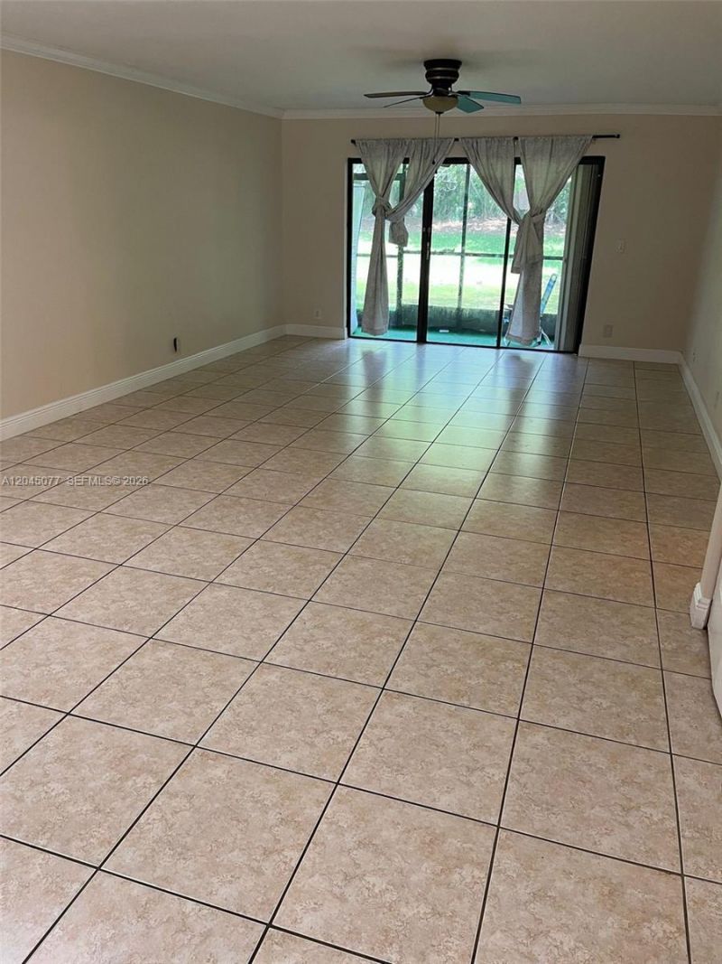 197 Lakeview Dr , Unit 105, Weston, FL 33326 Photo