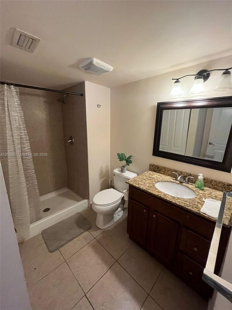 197 Lakeview Dr , Unit 105, Weston, FL 33326 Photo
