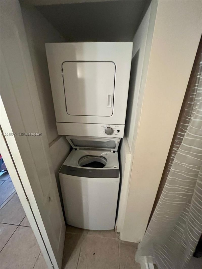 197 Lakeview Dr , Unit 105, Weston, FL 33326 Photo
