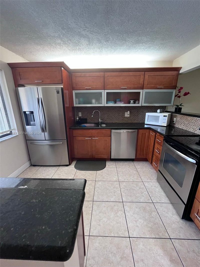 197 Lakeview Dr , Unit 105, Weston, FL 33326 Photo