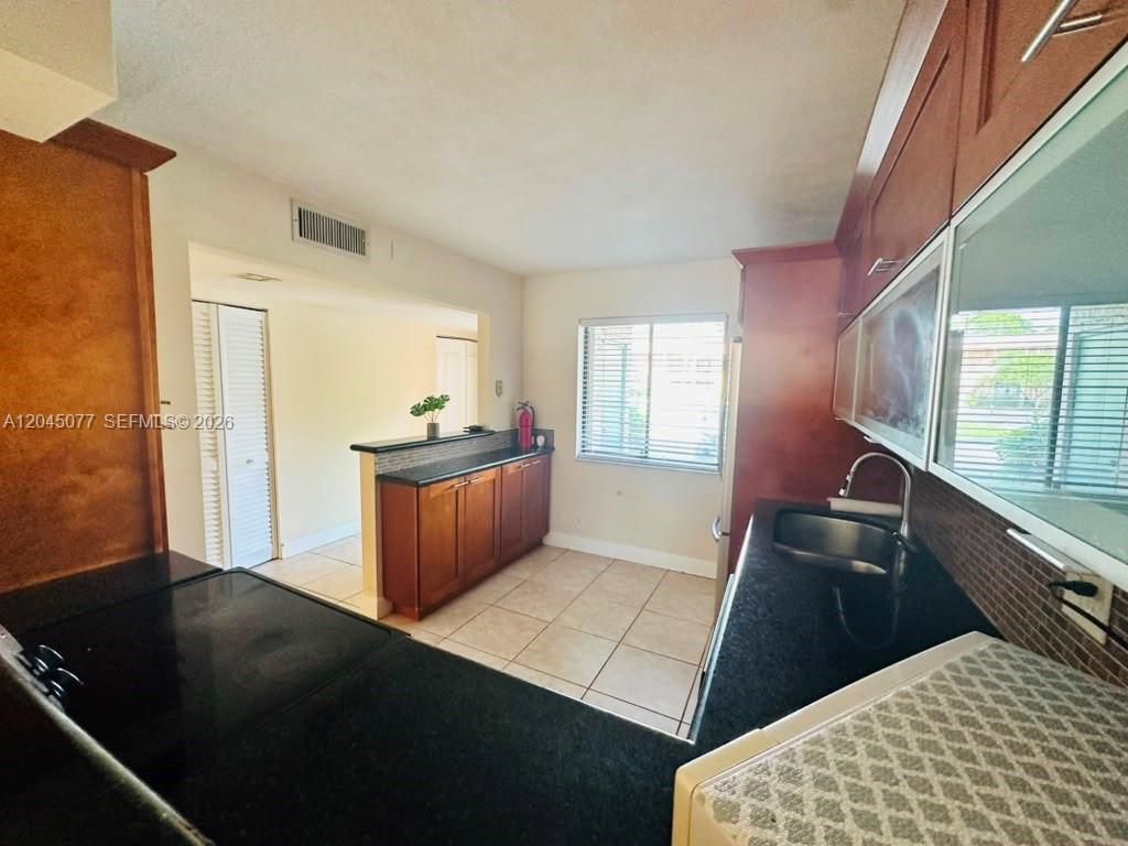 197 Lakeview Dr , Unit 105, Weston, FL 33326 Photo
