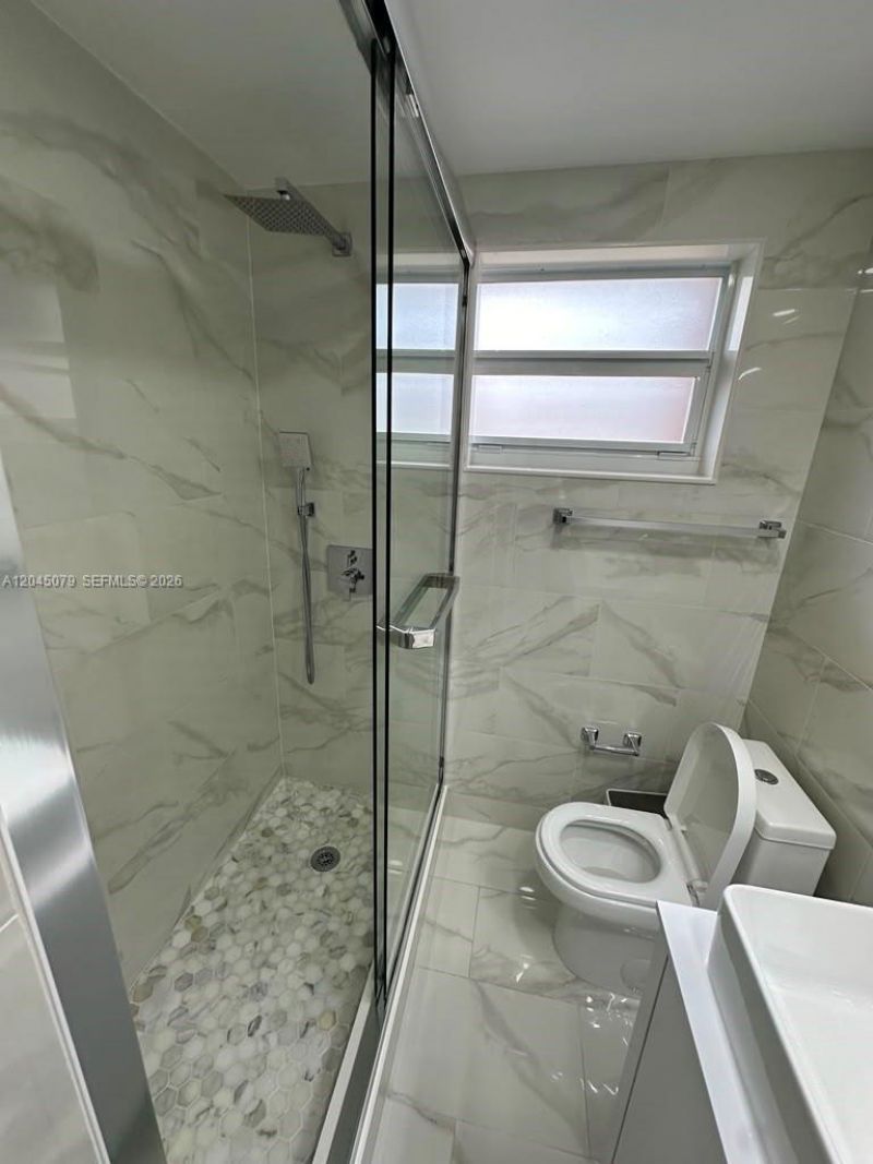 1560 W 46th St , Unit 228, Hialeah, FL 33012 Photo