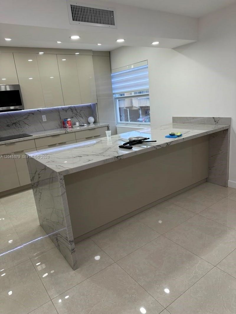 1560 W 46th St , Unit 228, Hialeah, FL 33012 Photo