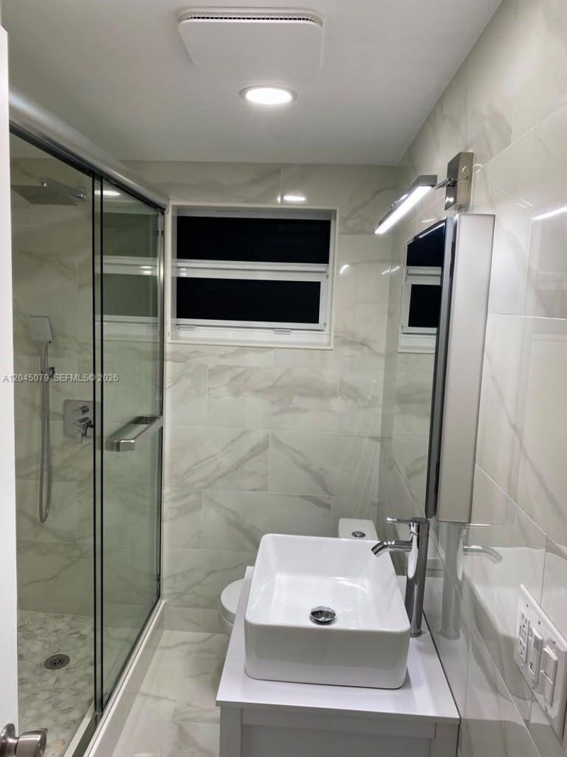 1560 W 46th St , Unit 228, Hialeah, FL 33012 Photo