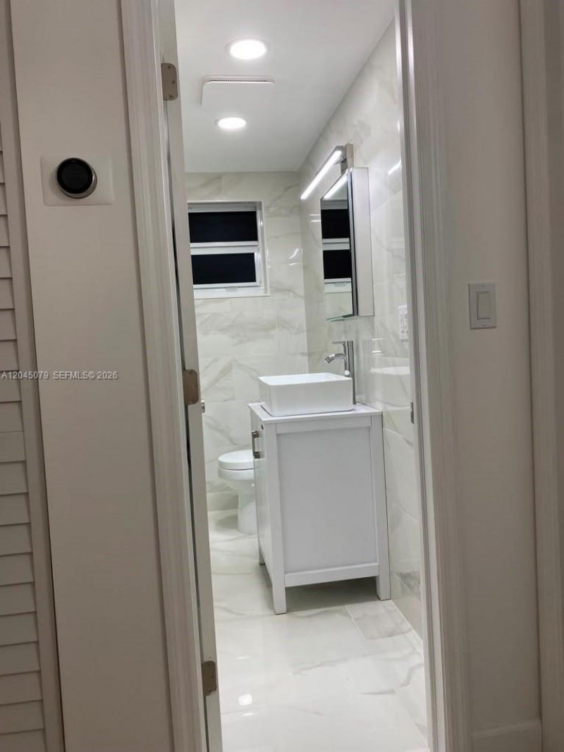 1560 W 46th St , Unit 228, Hialeah, FL 33012 Photo