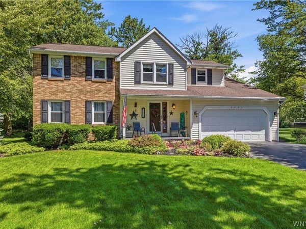 7221 Woodhaven Drive, Lockport, NY 14094