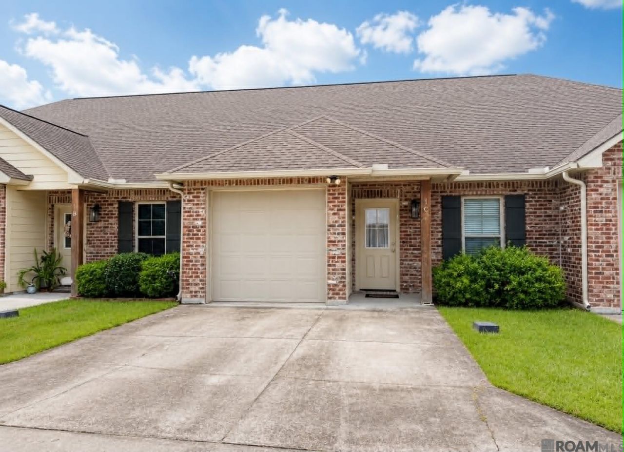 9017 Lockhart Rd, Denham Springs, LA 70726 Main Photo