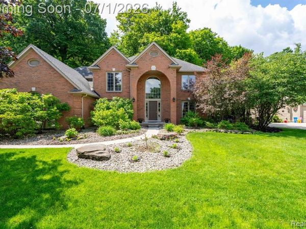 21596 Chase Drive, Novi, MI 48375