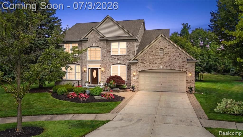 376 Bracken Court, Troy, MI 48098 Main Photo