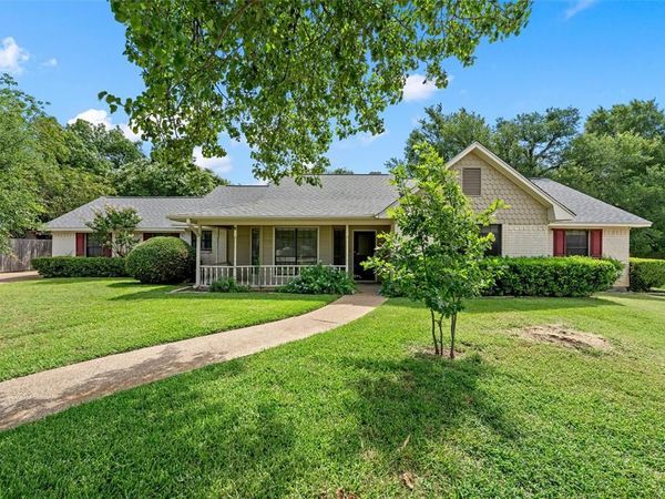 3512 Bent Tree Circle , Waco, TX 76708
