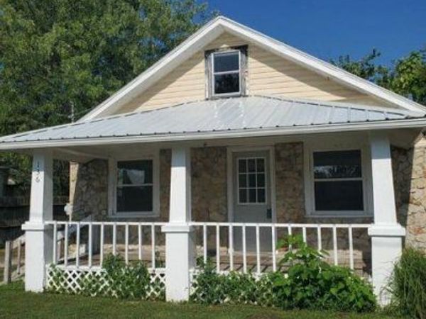 136 N Charles Street , Seymour, MO 65746
