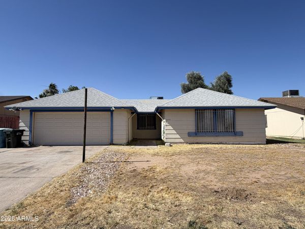 6420 W COLLEGE Drive, Phoenix, AZ 85033