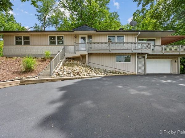 109 Wood Drive, Algonquin, IL 60102